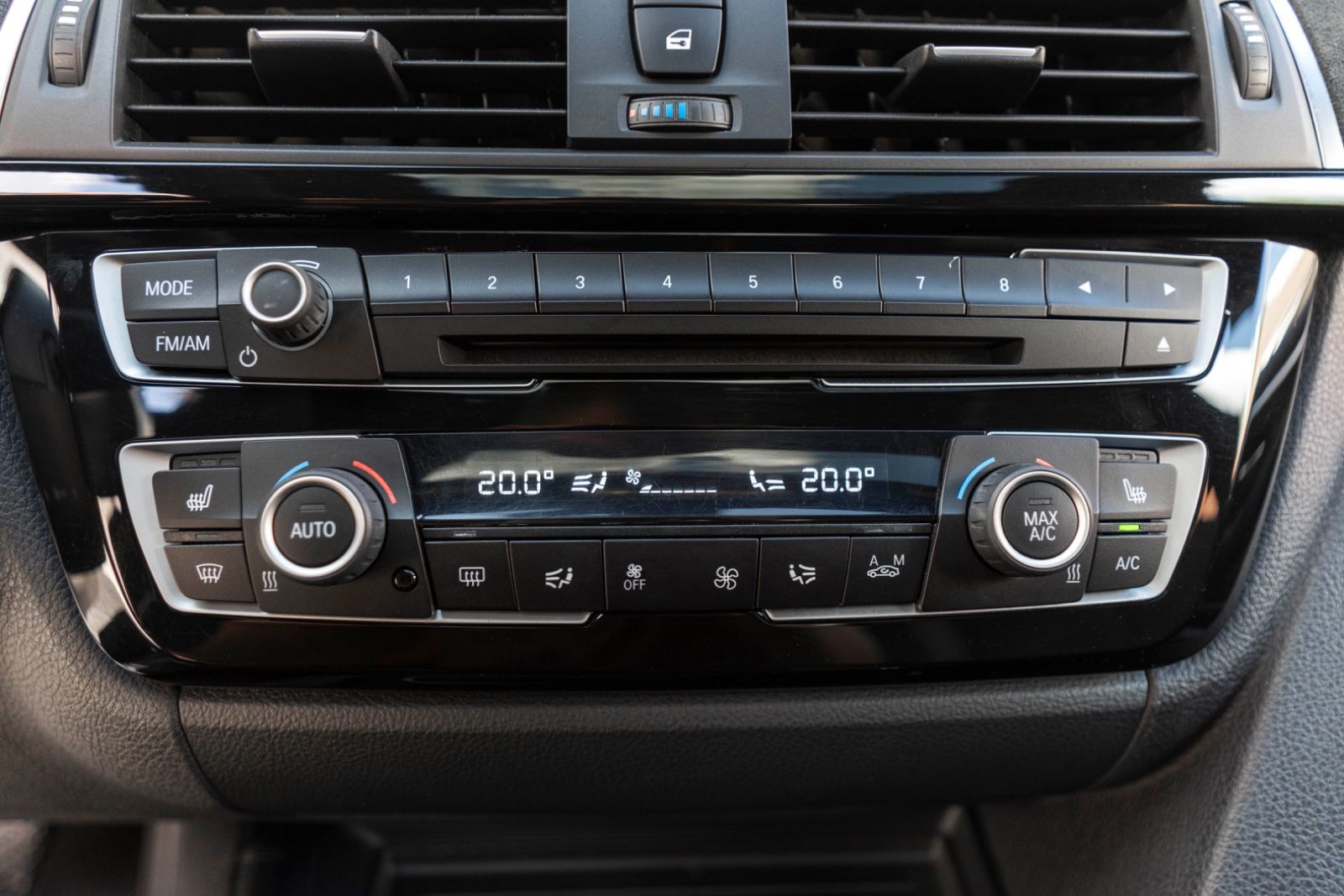 Fahrzeugabbildung BMW 440I GC M-PERFORMANCE HUD H&K LED KAM CARPLAY