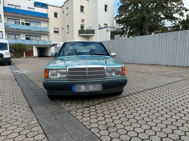 Mercedes-Benz Oldtimer Benz W 201 190D 2.5...