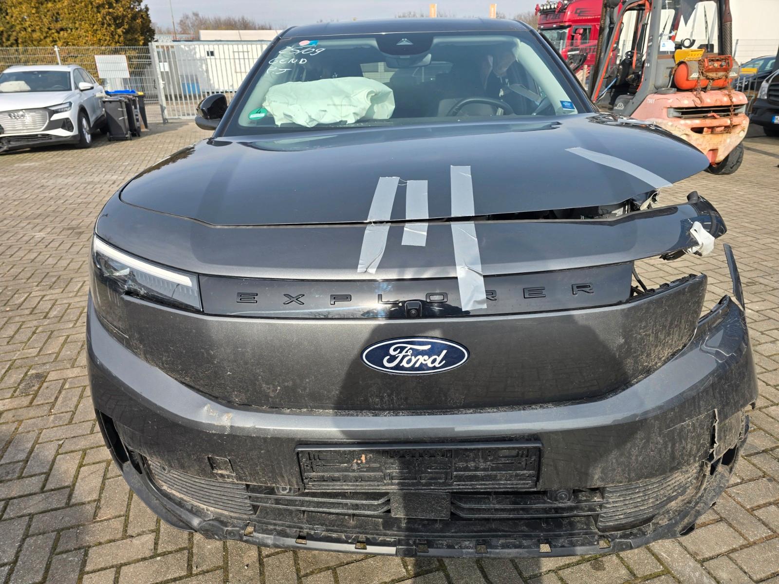 Ford Explorer AWD