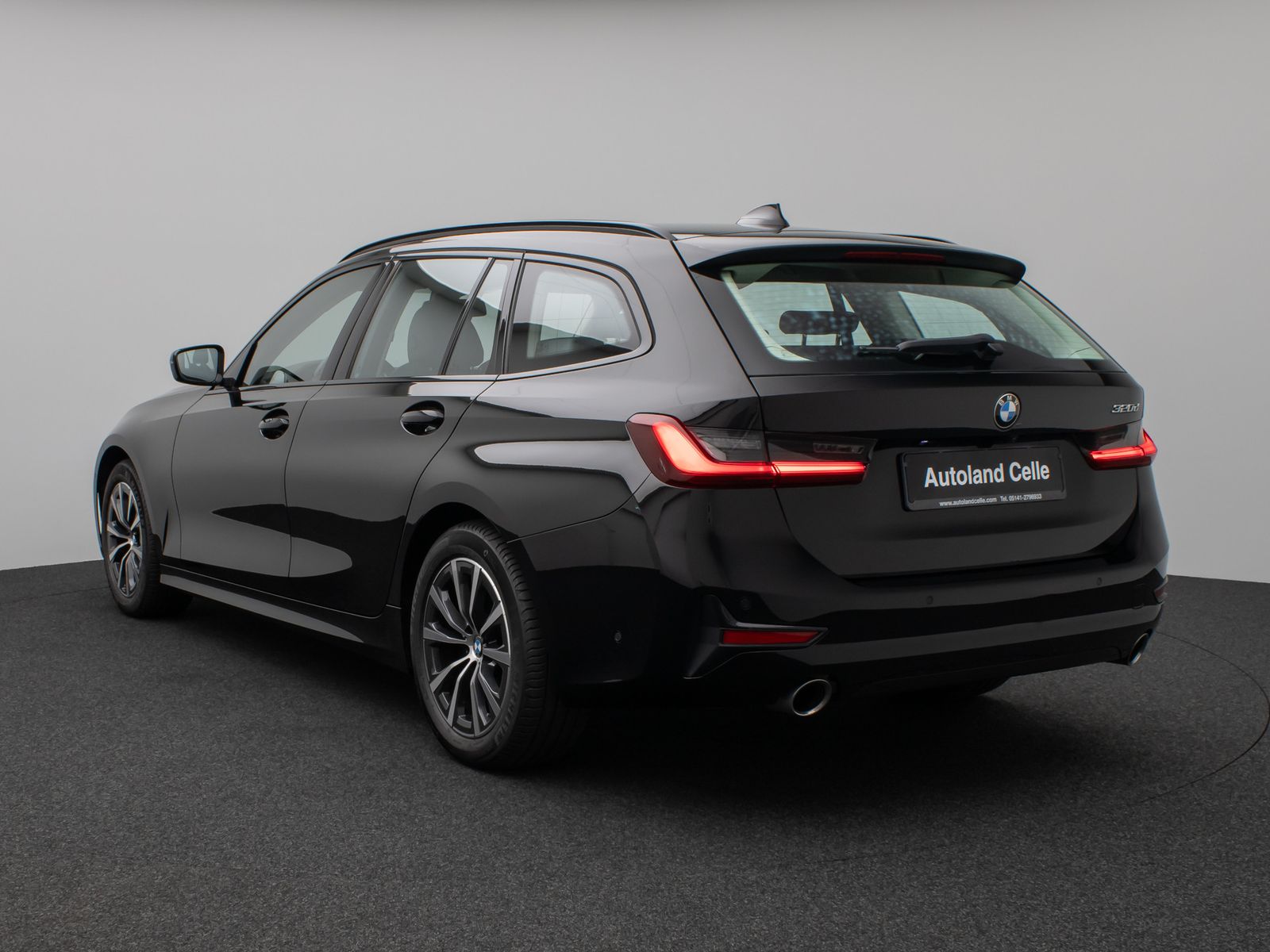 Fahrzeugabbildung BMW 320d Sport Line Kamera DAB HiFi Lordos Alarm LED