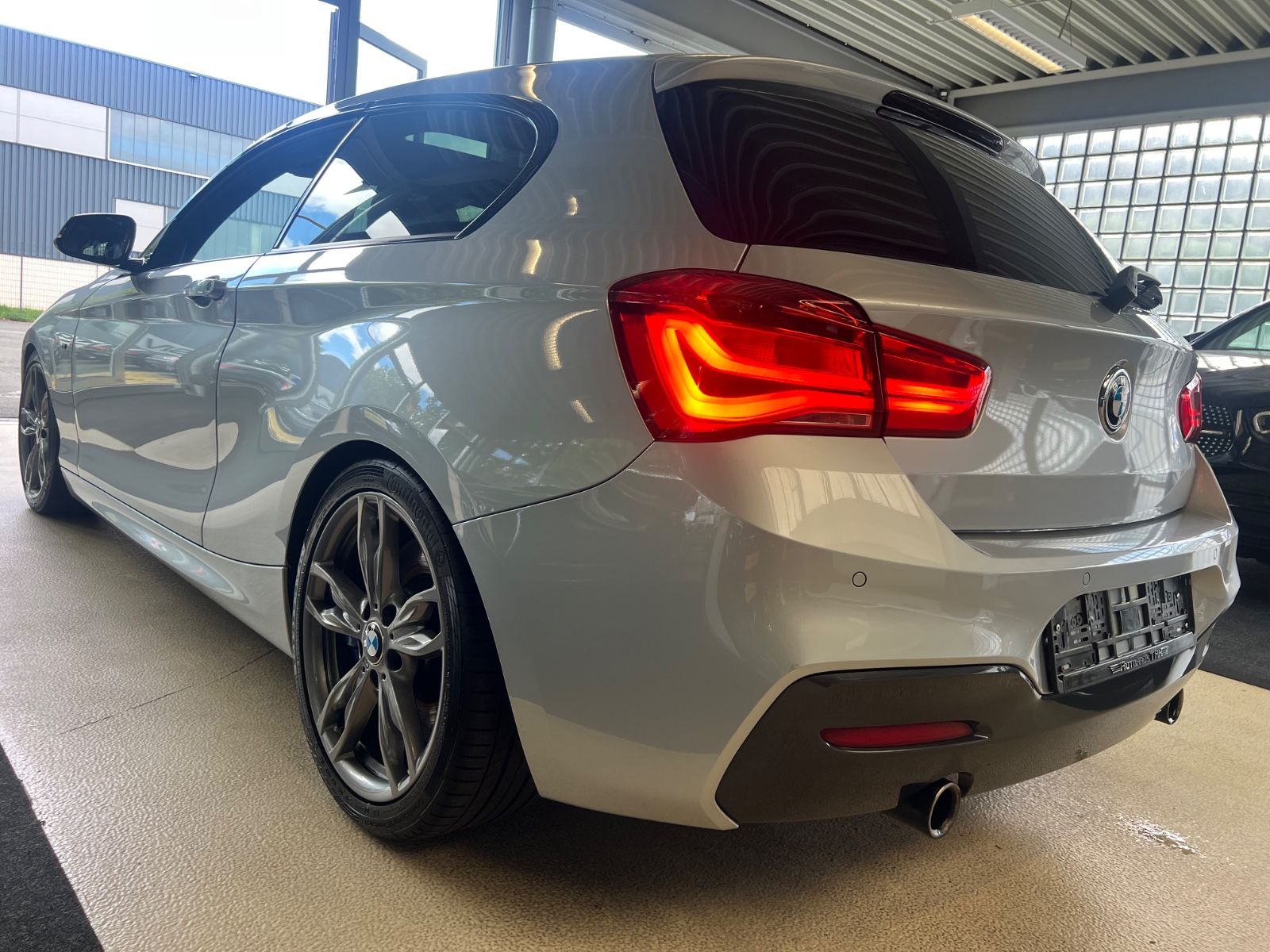 Fahrzeugabbildung BMW M135 i xDrive * SCHIEBEDACH * LEDER *