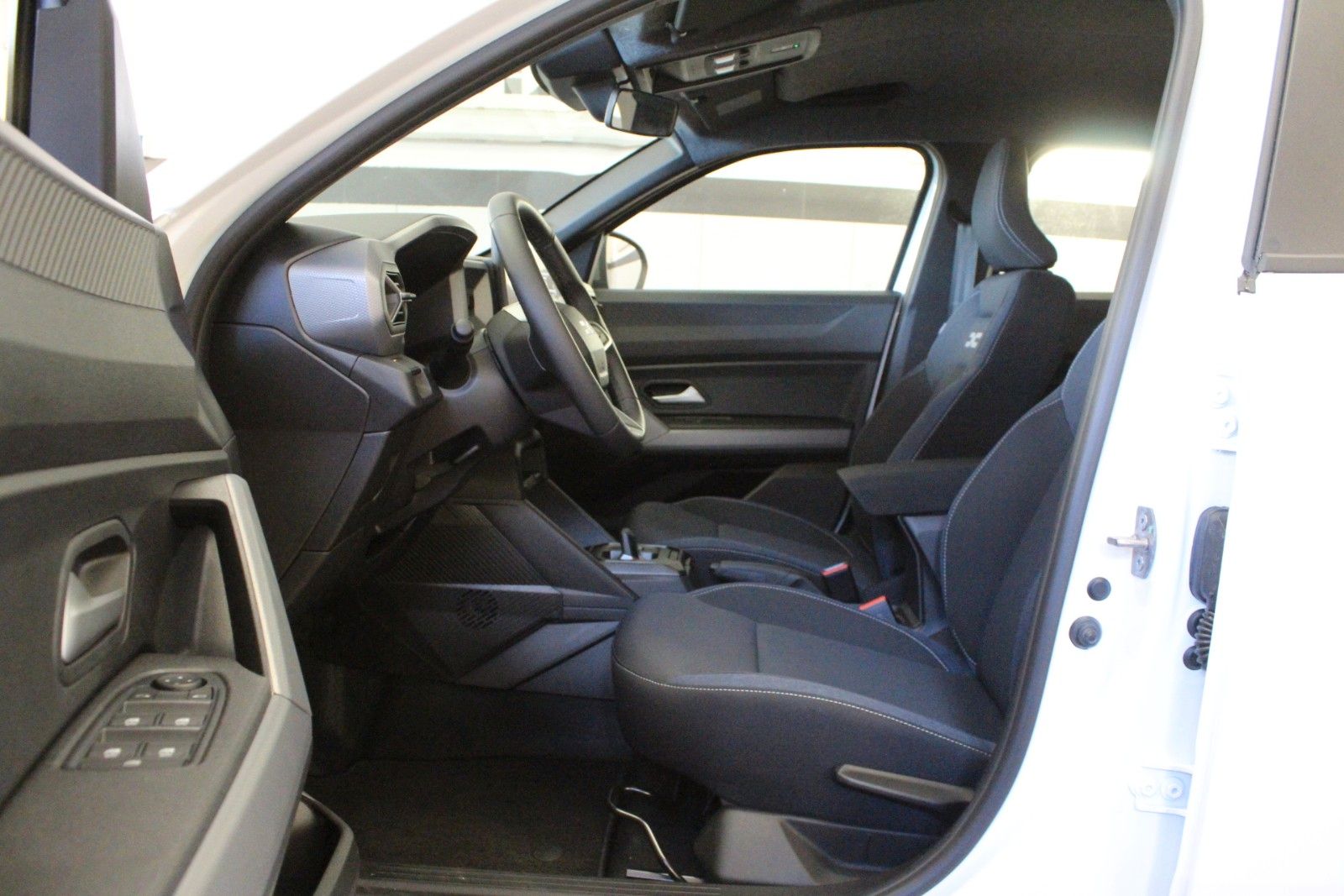 Fahrzeugabbildung Dacia Duster Hybrid 155 Expression *Winterpaket* MY26
