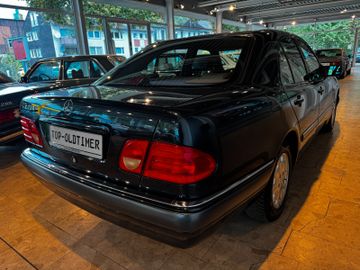 Mercedes E 230 - 4