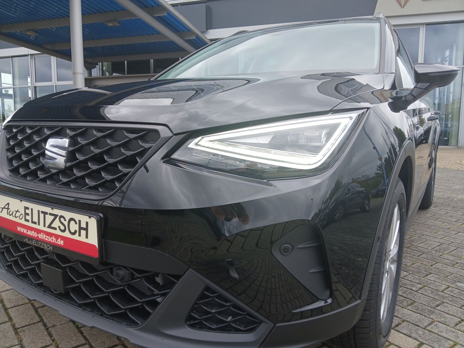 Fahrzeugabbildung SEAT Arona 1.0 TSI DSG Road Edition LED Winter-P.