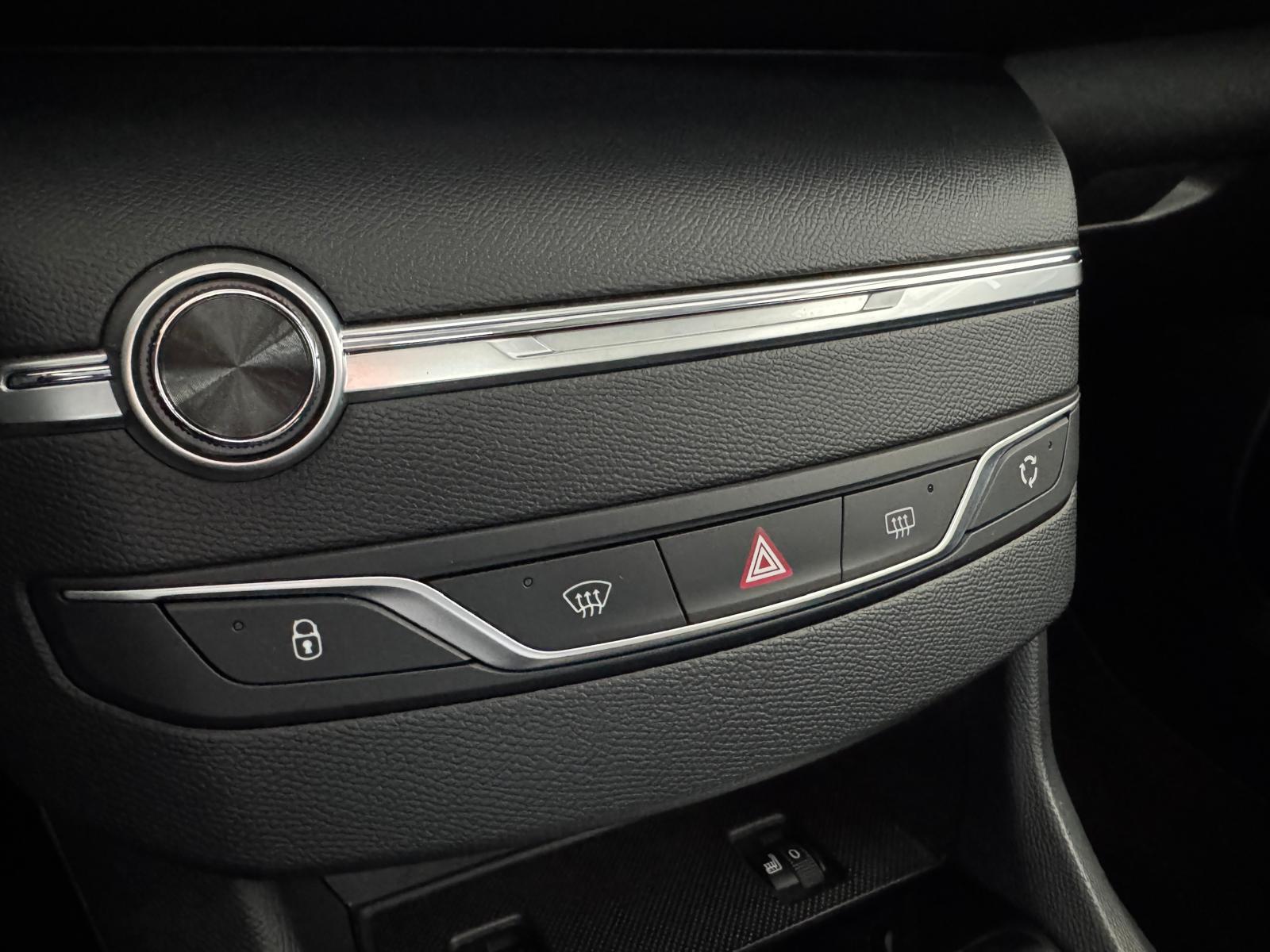 Peugeot 308 Style *Panorama*Kamera*CarPlay*Navi*SHZ*PDC*