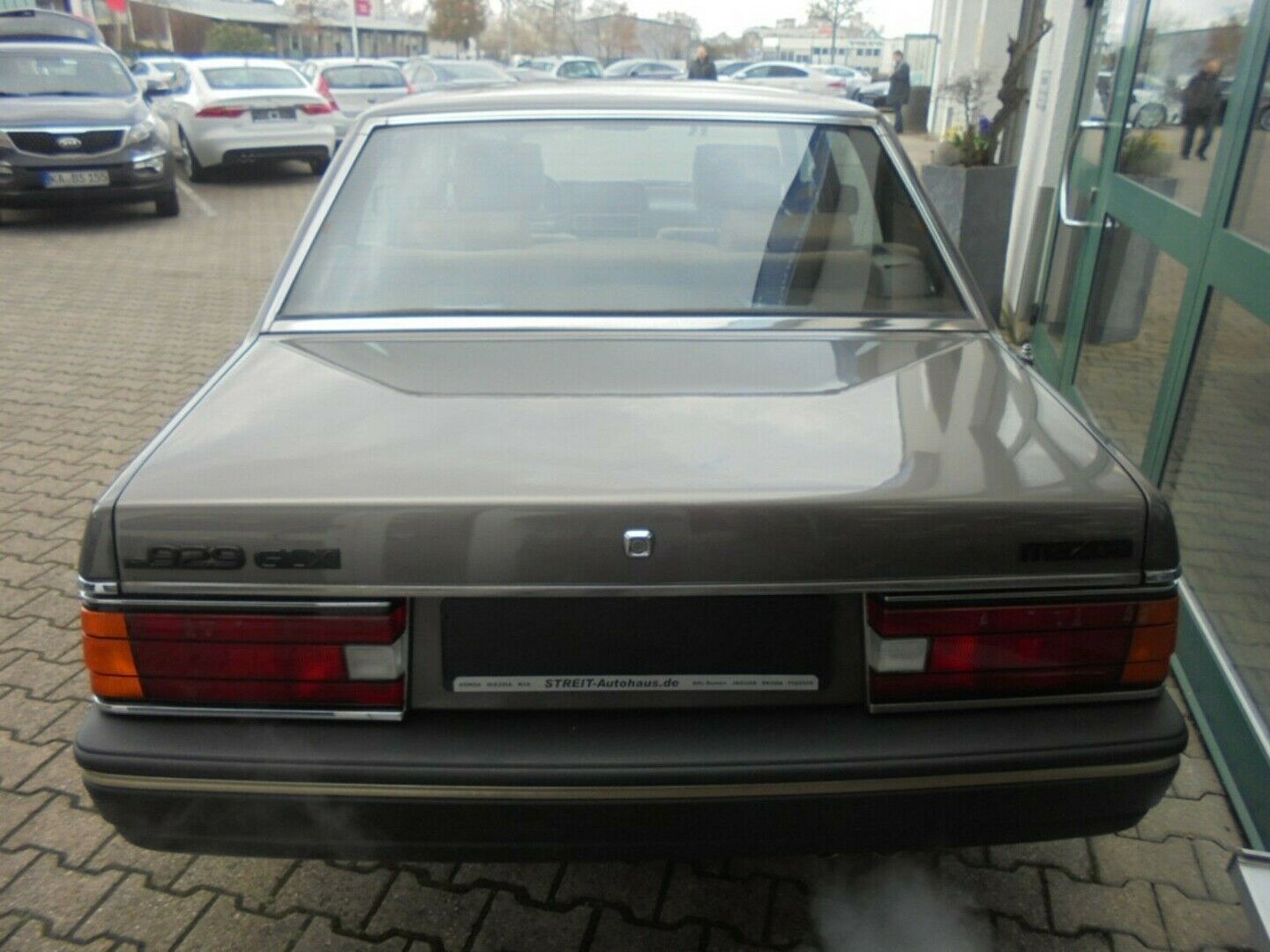 Fahrzeugabbildung Mazda 929 2.0 GLX Sammlerzustand