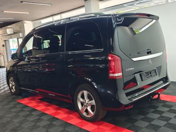 Mercedes V 220 - 4