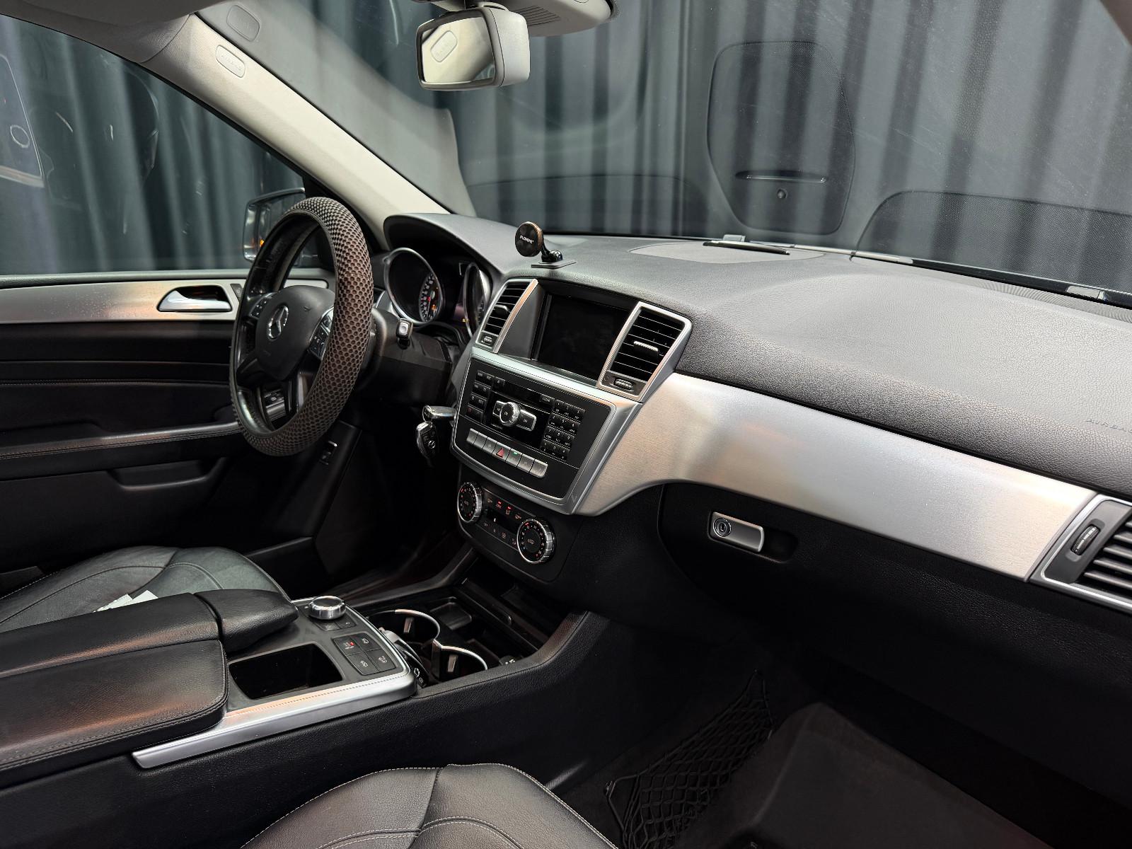 Mercedes-Benz ML 350 4Matic |AHK|LUFT|PANO|U-FREI