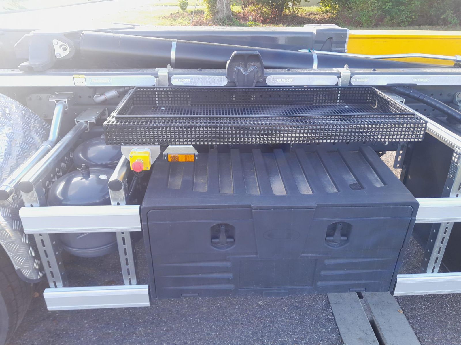 Fahrzeugabbildung DAF FAN XF 480 NGD Abrollkipper PHT 20 Palfinger