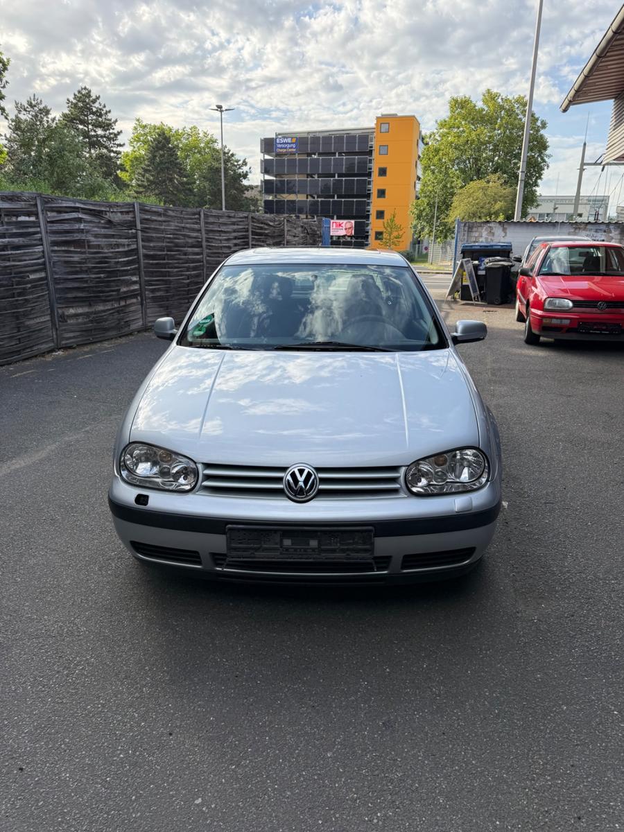Volkswagen Golf 1.6 Automatik Comfortline