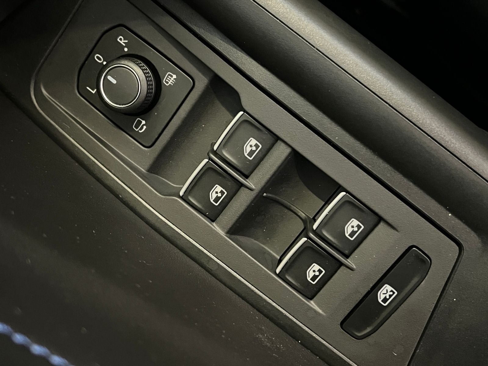Fahrzeugabbildung Volkswagen T-Roc R 2.0 TSI DSG 4Motion*R-Performance, Black