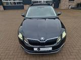 Skoda Octavia 1.8 *TÜV Neu/Scheckh./1. Hand/AHK/LED* - Skoda Octavia: 1.8