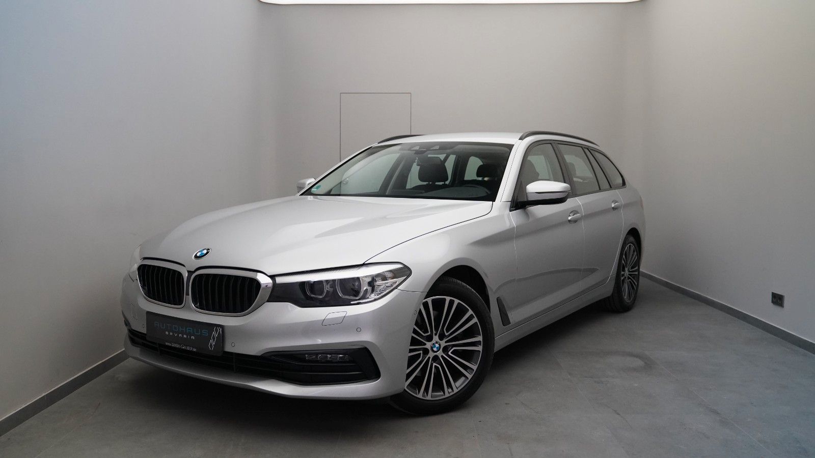 BMW 520d Touring xDrive Sport Line *AHK*KAMERA*LED*