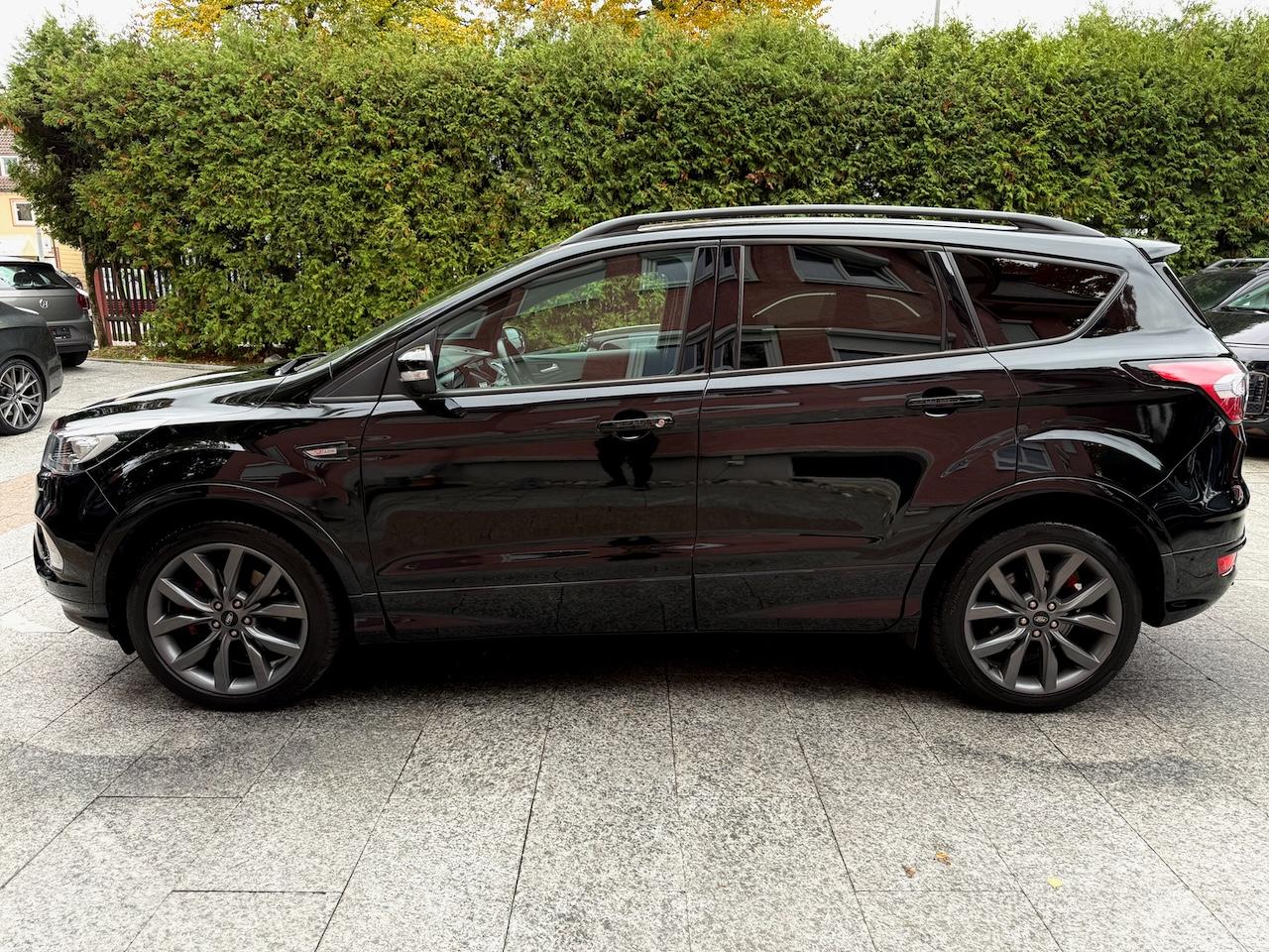 Ford Kuga 2.0 AWD Automatik ST-Line *Leder*Navi*LED*