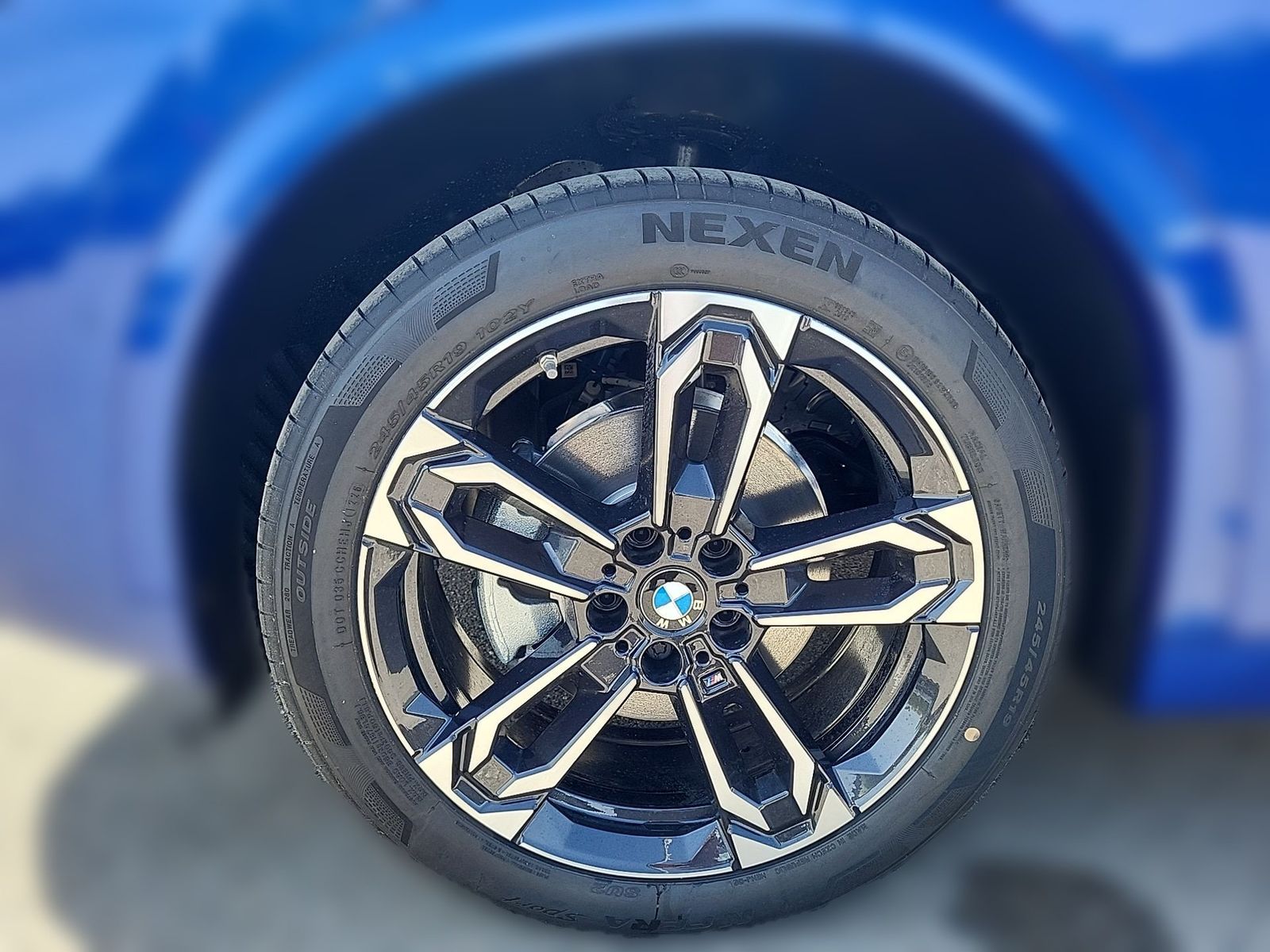 BMW iX2 - Bild 4