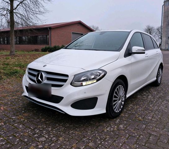 MERCEDES-BENZ B 220