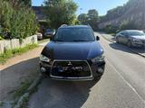 Mitsubishi Outlander - Mitsubishi Outlander aus 2011 mit Diesel-Antrieb