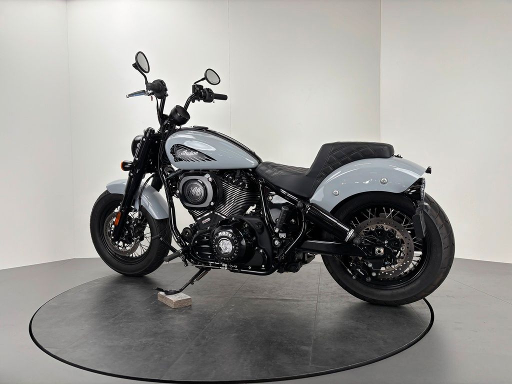 Fahrzeugabbildung Indian CHIEF BOBBER DARK HORSE *JEKILL & HYDE*