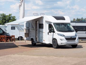 Bild 23 Mooveo TEI-71 FBH Hubbett L-Sitzgr. Navi