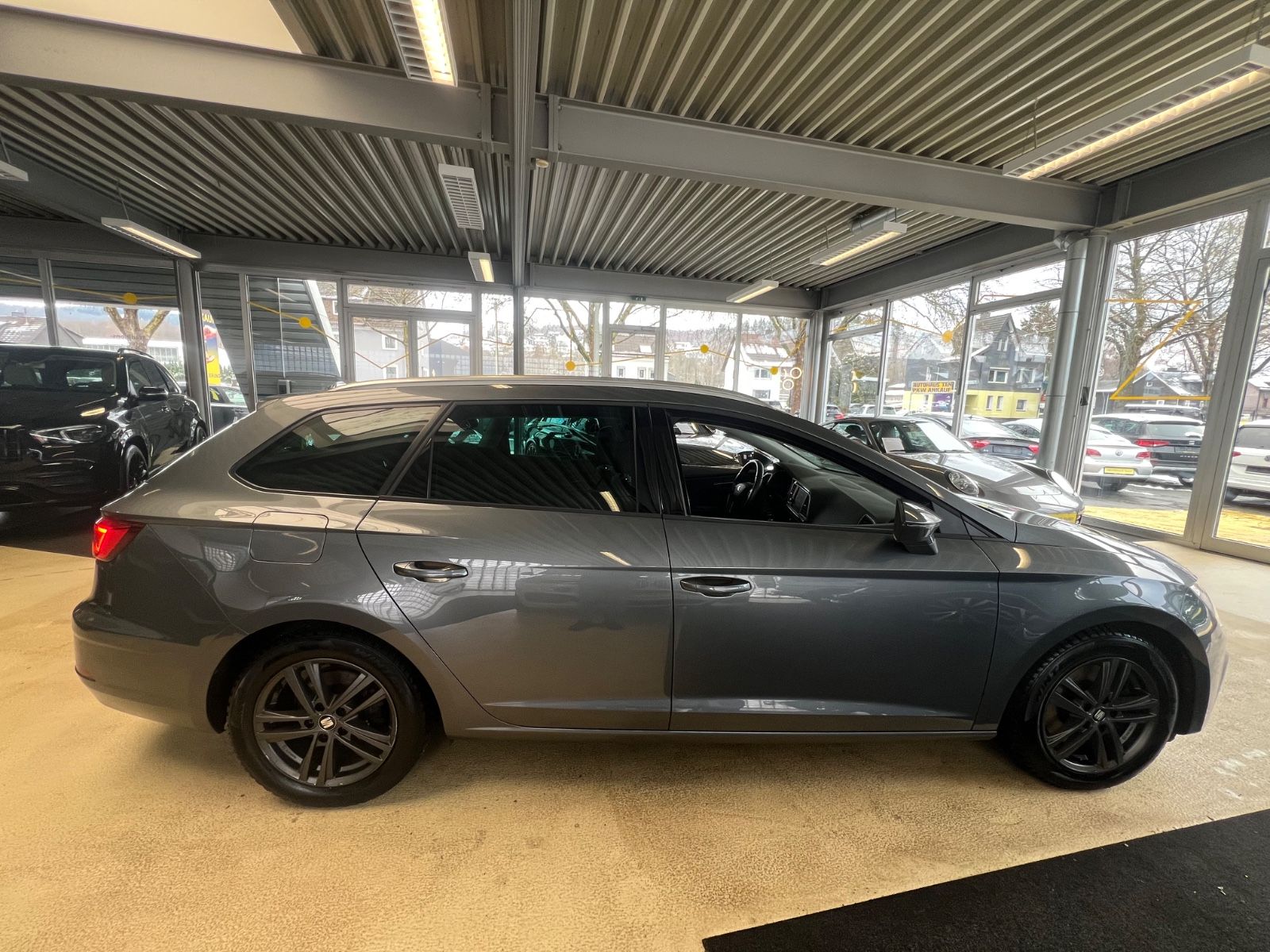 Fahrzeugabbildung SEAT Leon ST 1.8 FR *1.HAND*AMBIENTE-BELEUCHTUNG*