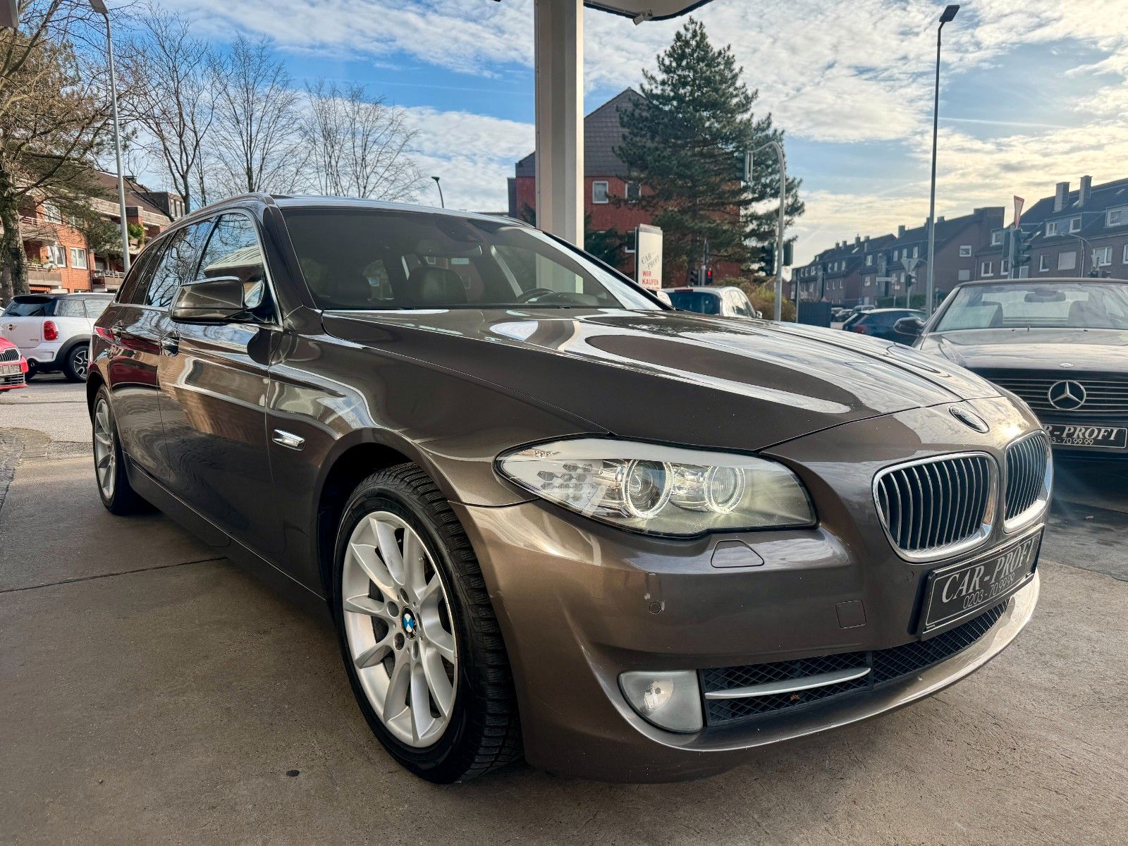 Fahrzeugabbildung BMW 535 d xDrive Touring Leder/Panorama/Navi/HUD