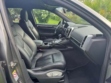 Porsche Cayenne - 11