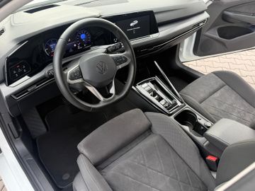 Volkswagen Golf - 8