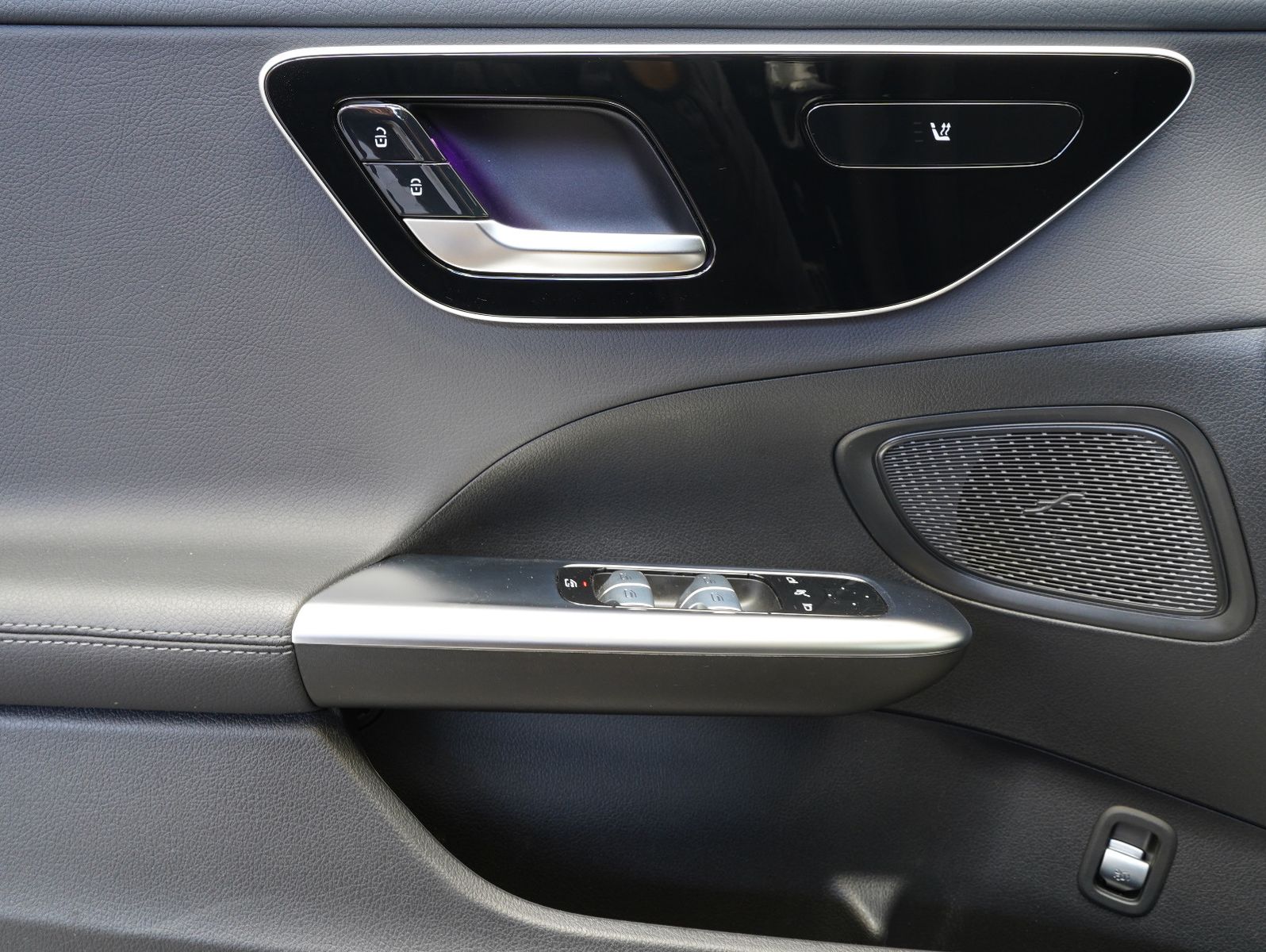 Fahrzeugabbildung Mercedes-Benz C 200 T d 2x Avantgarde LED/NAVI/MBUX/KAMERA