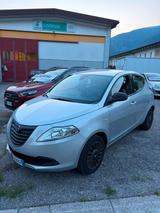 Lancia Ypsilon 1.2 69 CV 5 porte S&S Silver - scheckheftgepflegte Lancia Ypsilon