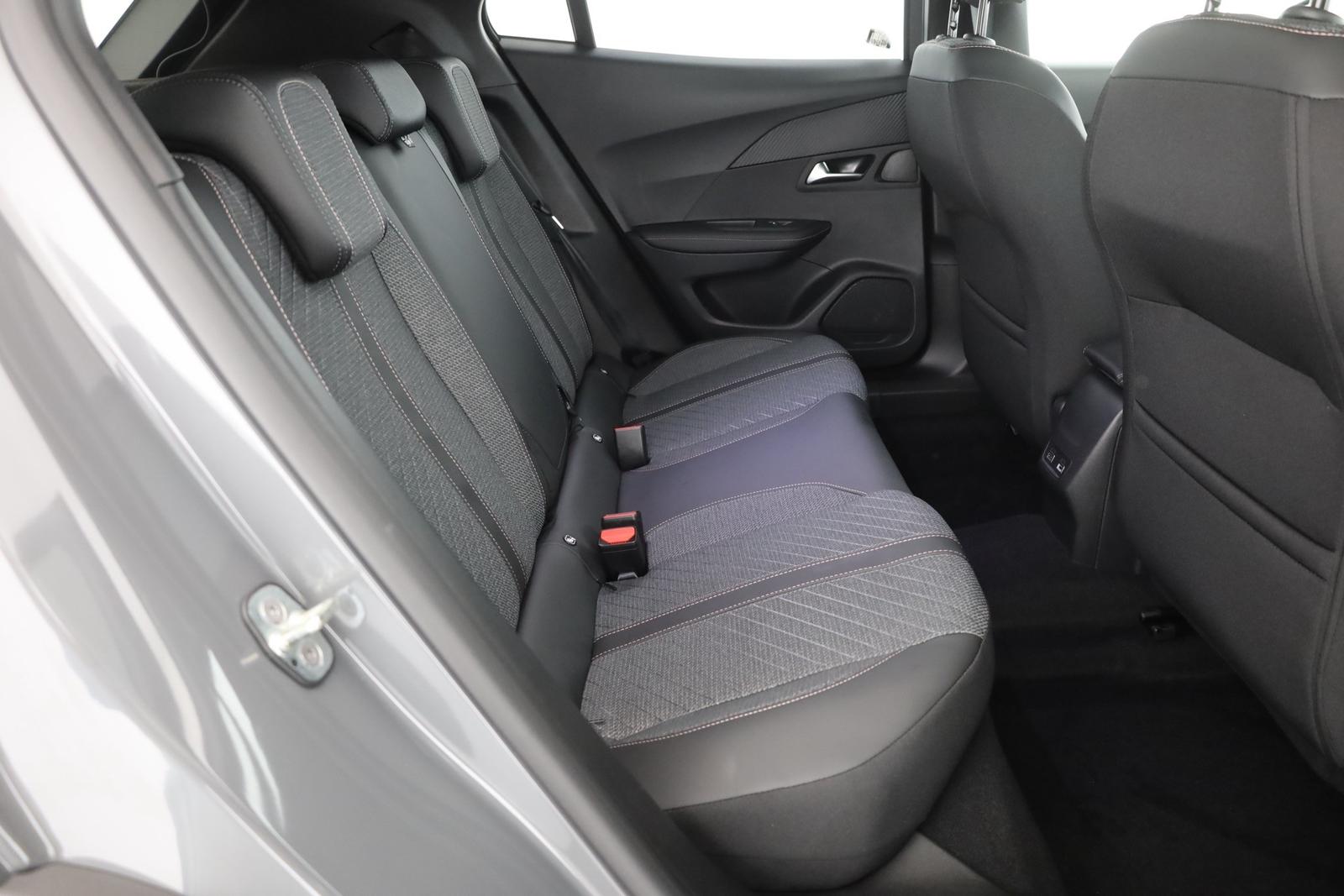 Peugeot 2008 1.2 PureTech LED ACC Kamera