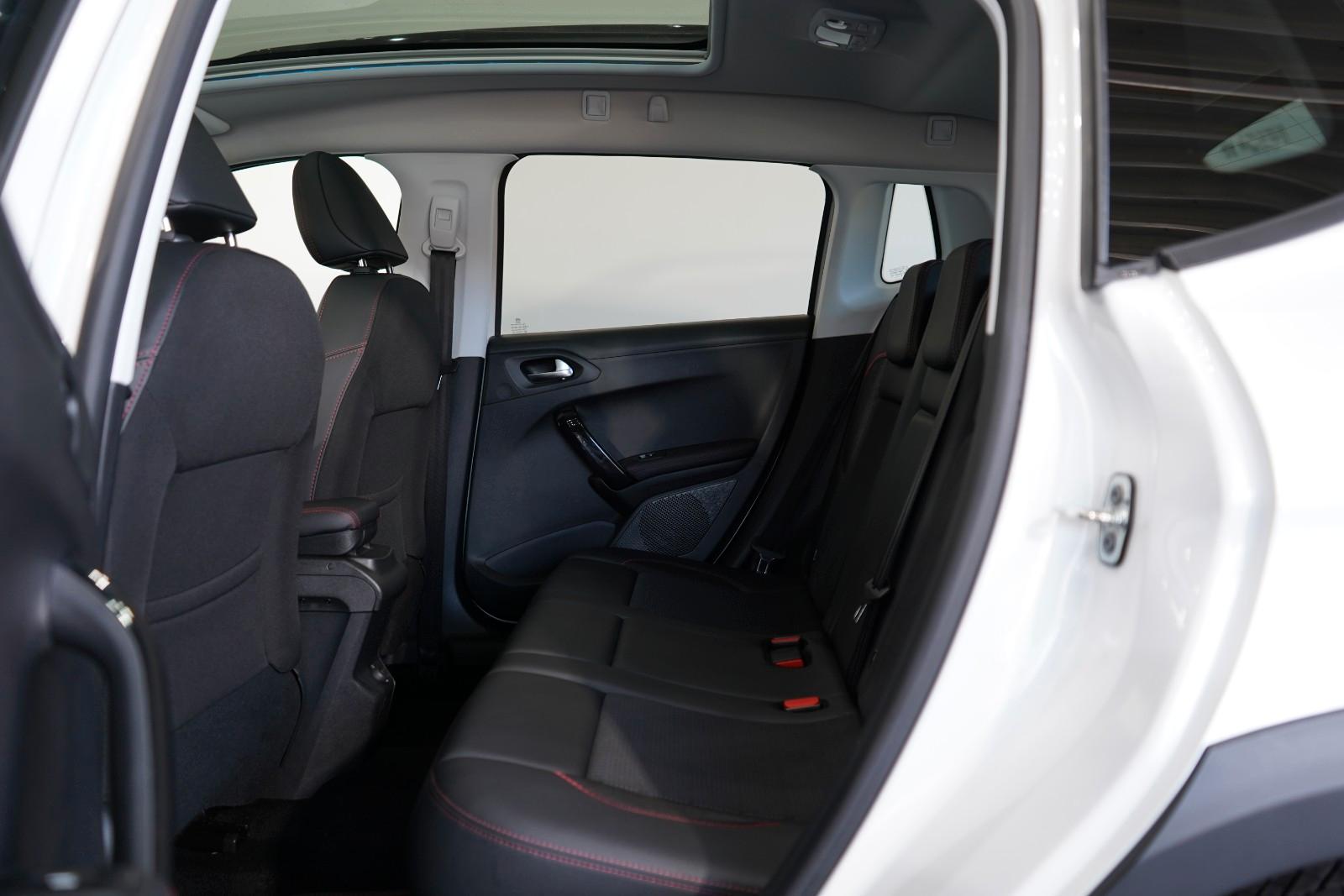 Peugeot 2008 Allure GT-LINE*Pano*Navi*Kam*18 Z.*Automat.