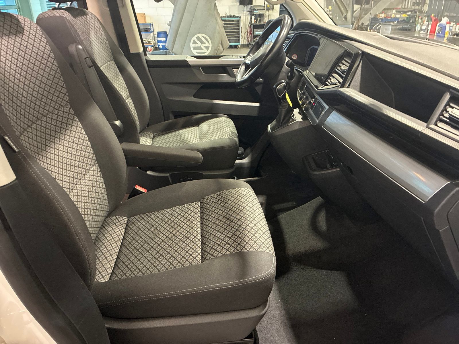 Volkswagen T6 California Beach Edition 4M Digital Cockpit foto 6