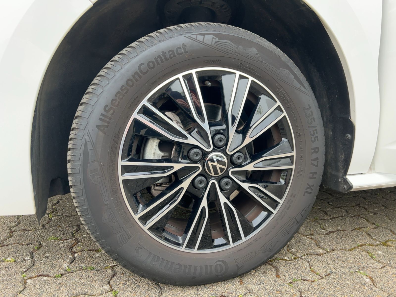 Fahrzeugabbildung Volkswagen Multivan T7 TSI Alu Klima App-Connect LED uvm