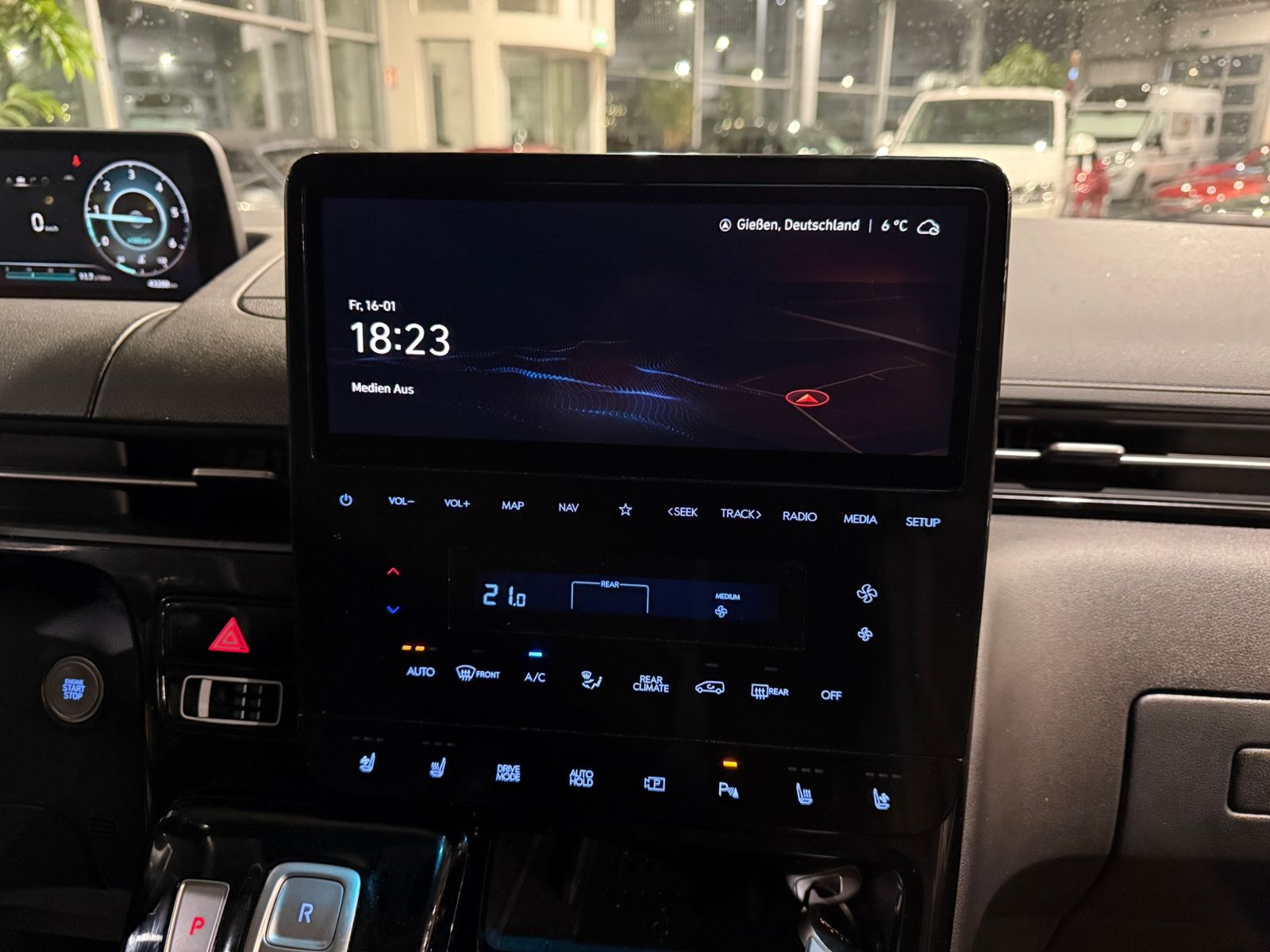 Fahrzeugabbildung Hyundai STARIA Prime 4WD PANO 360° LED NAV SHZ