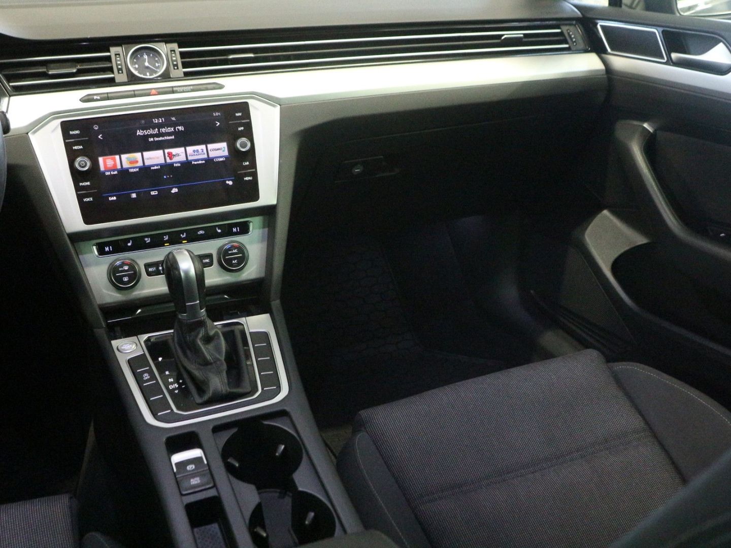 Fahrzeugabbildung Volkswagen Passat Comfortline DSG ACC DAB AID Kamera SHZ