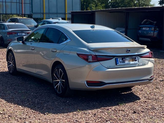 Lexus ES 300h LIFT R-KAMERA/LED/ LEDER/1-HAND/