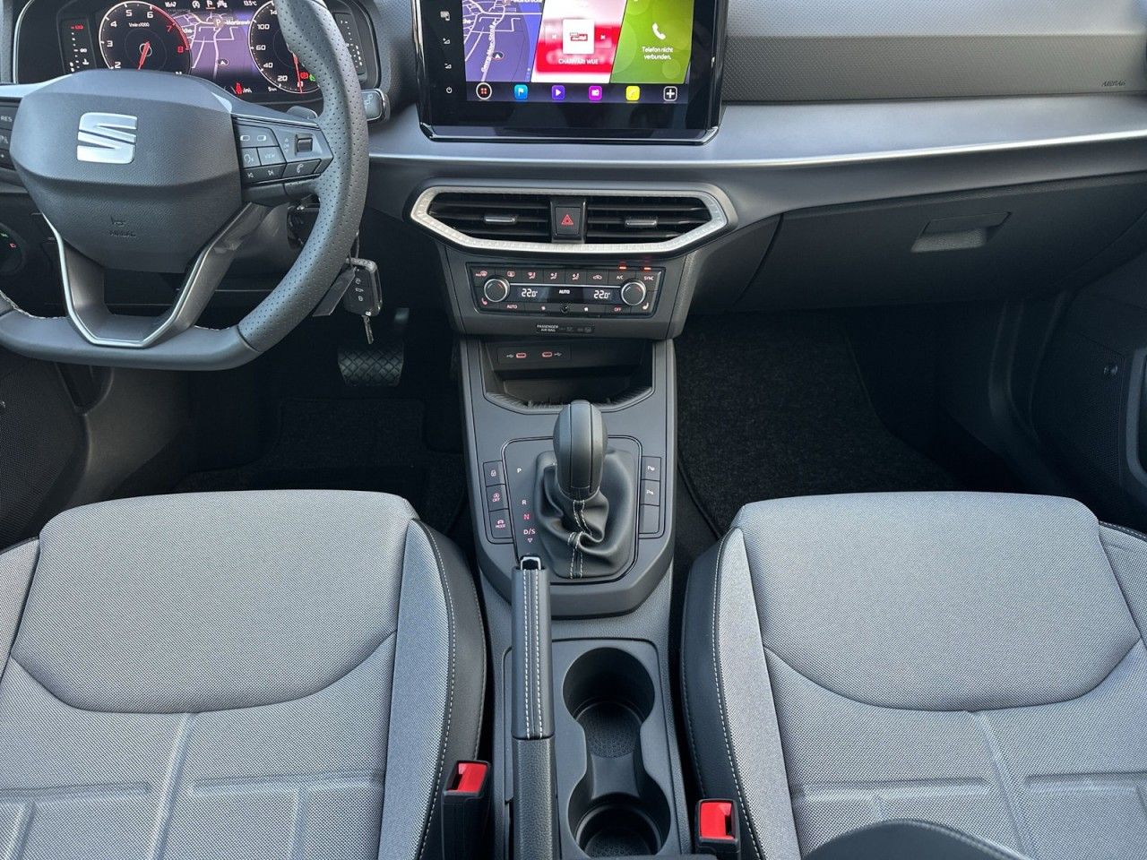 Fahrzeugabbildung SEAT Arona FR 1.0 TSI 116 PS 7-Gang-DSG - mit KI generiert/bearbeitet