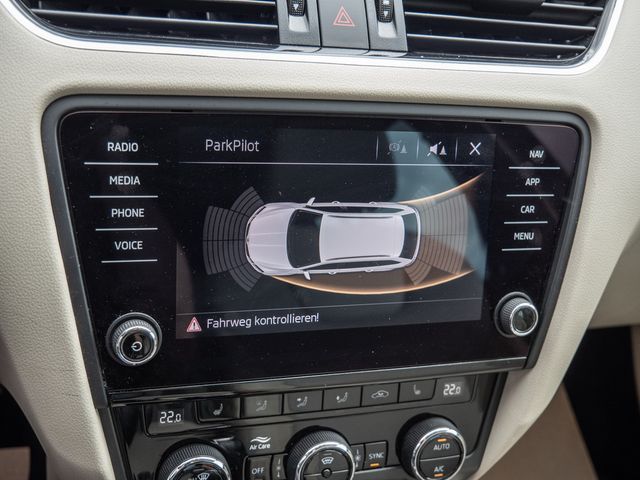 Octavia Combi 1.8 TSI Style PDC SHZ NAVI LED