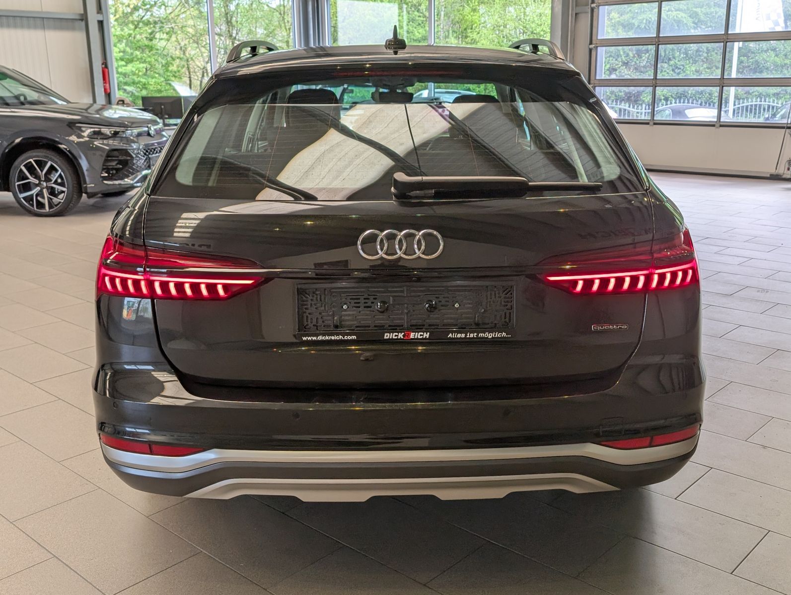 Fahrzeugabbildung Audi A6 Allroad 45 TDI Matrix HUD ACC AHK Luft 360°