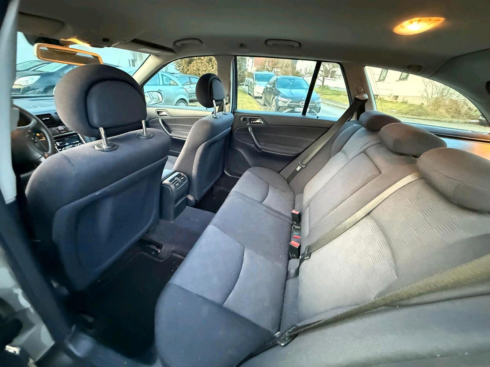 Mercedes-Benz C180 2004 — photo 7
