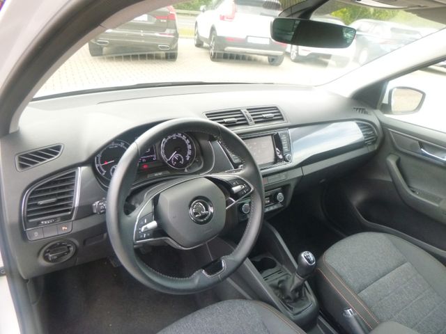 Fahrzeugabbildung Skoda Fabia Combi 1,0 TSI >NAV/LED/SHZ/PDC<