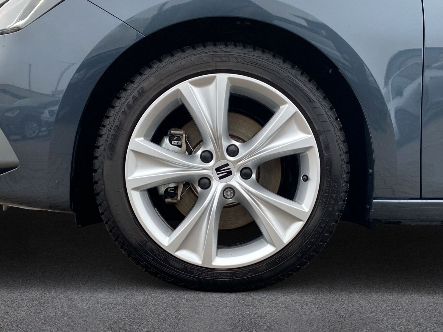 Fahrzeugabbildung SEAT Leon Sportstourer FR 2.0 TDI EU6d Navi digitales
