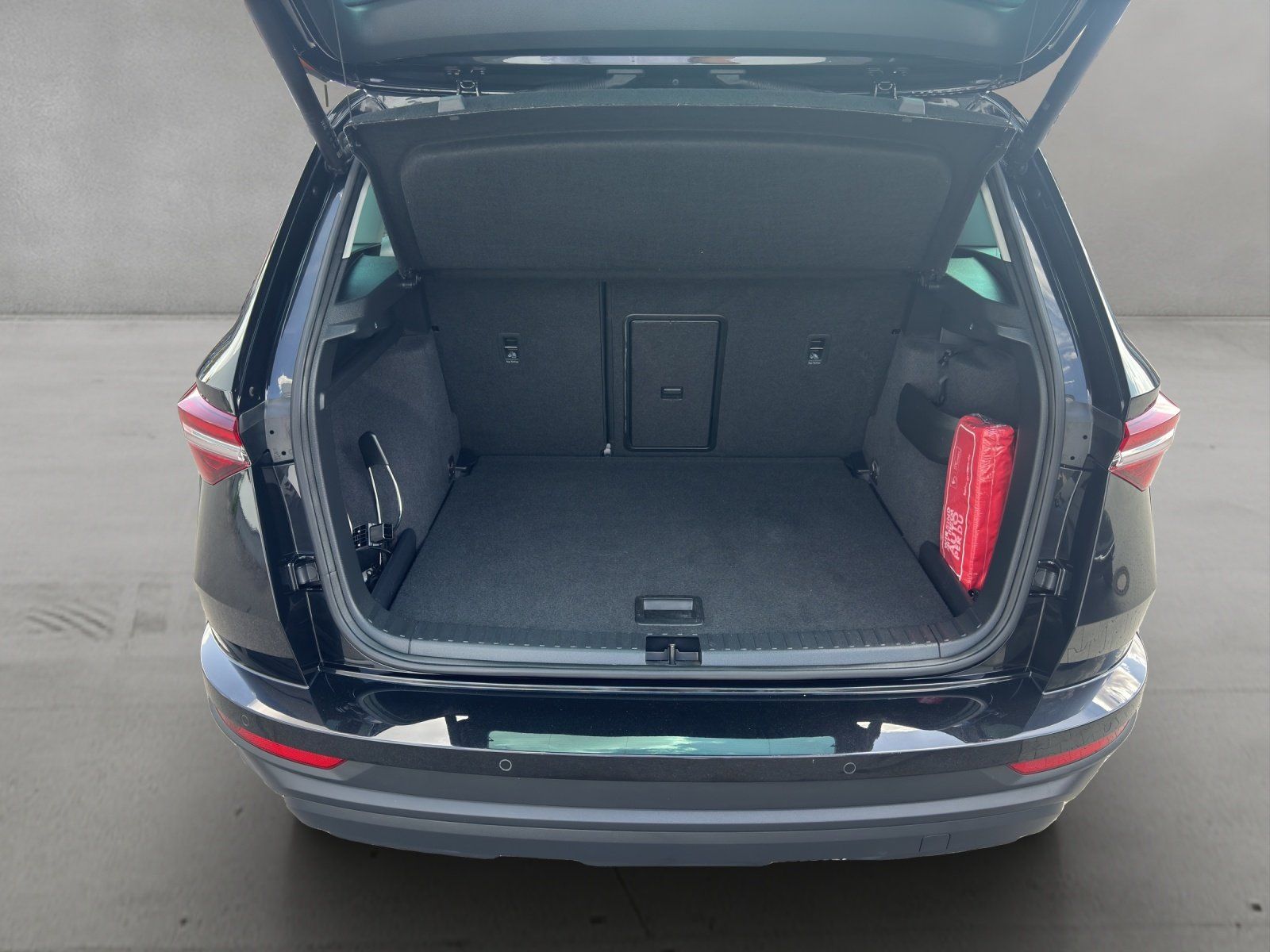 Fahrzeugabbildung SKODA Karoq 1.5 TSI DSG Style/AHK/KAMERA/ACC/LED/VIRT.