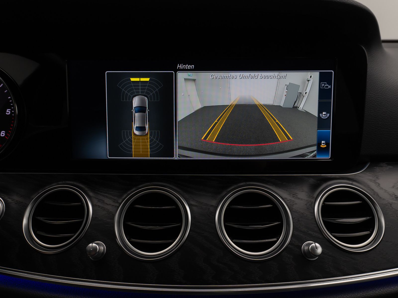 Fahrzeugabbildung Mercedes-Benz E 220 d Avantgarde. 9G-Tronic Kamera Navi Sport