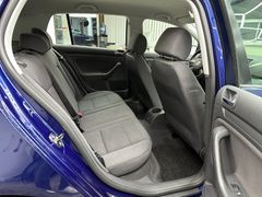 Fahrzeugabbildung Volkswagen Golf V 1.4 Lim. Trendline / Klimaanlage Servo