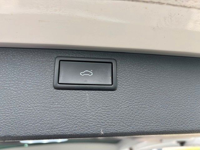T6.1 Multivan 2.0 TDI Generation SIX DSG LED AHK