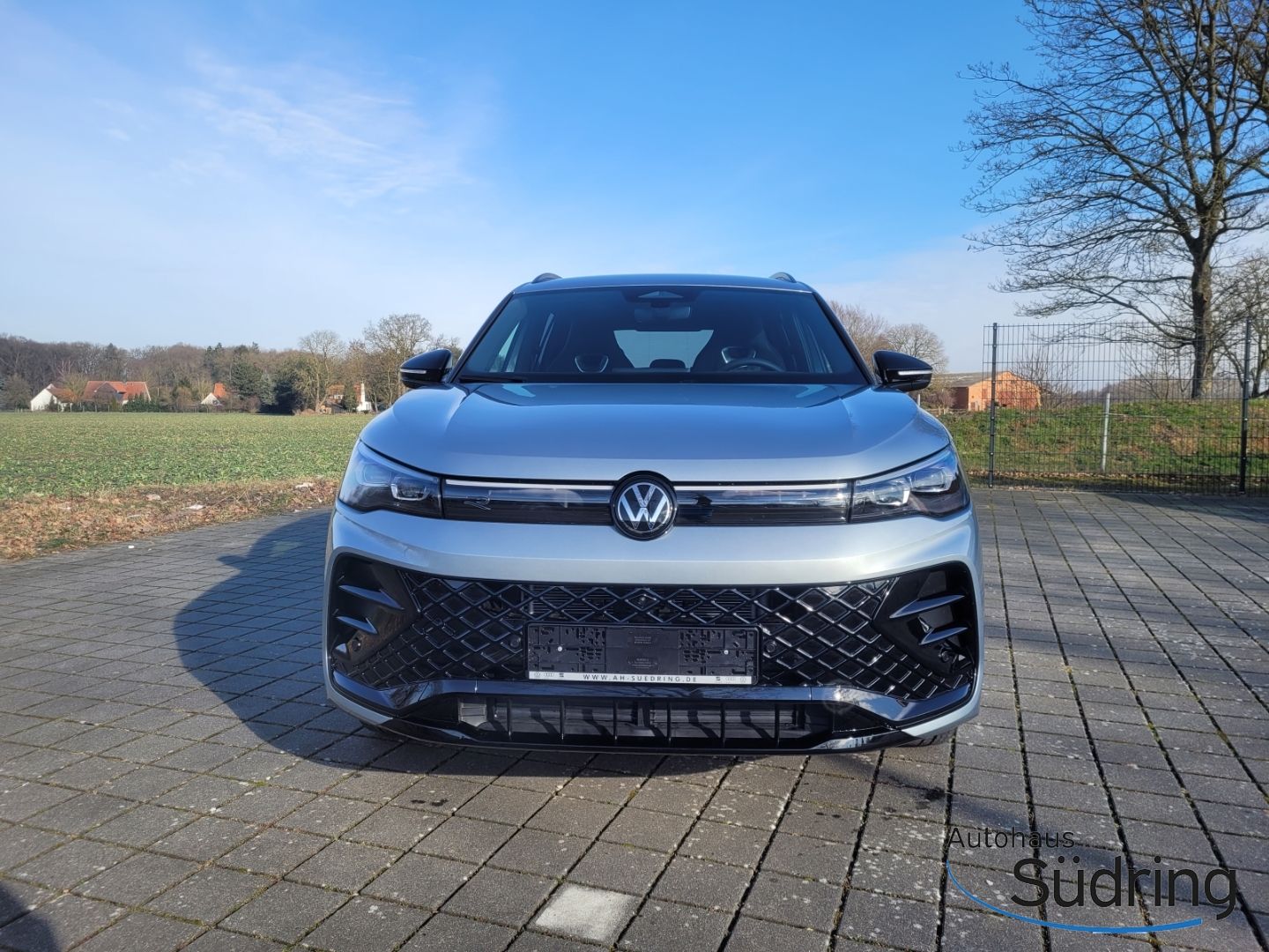 Tiguan 2,0 R-Line TSI DSG 4Motion HUD AHK Matrix