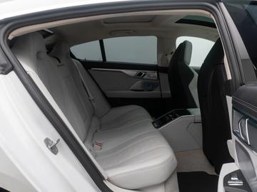 2022 Alpina B8 — миниатюра 26