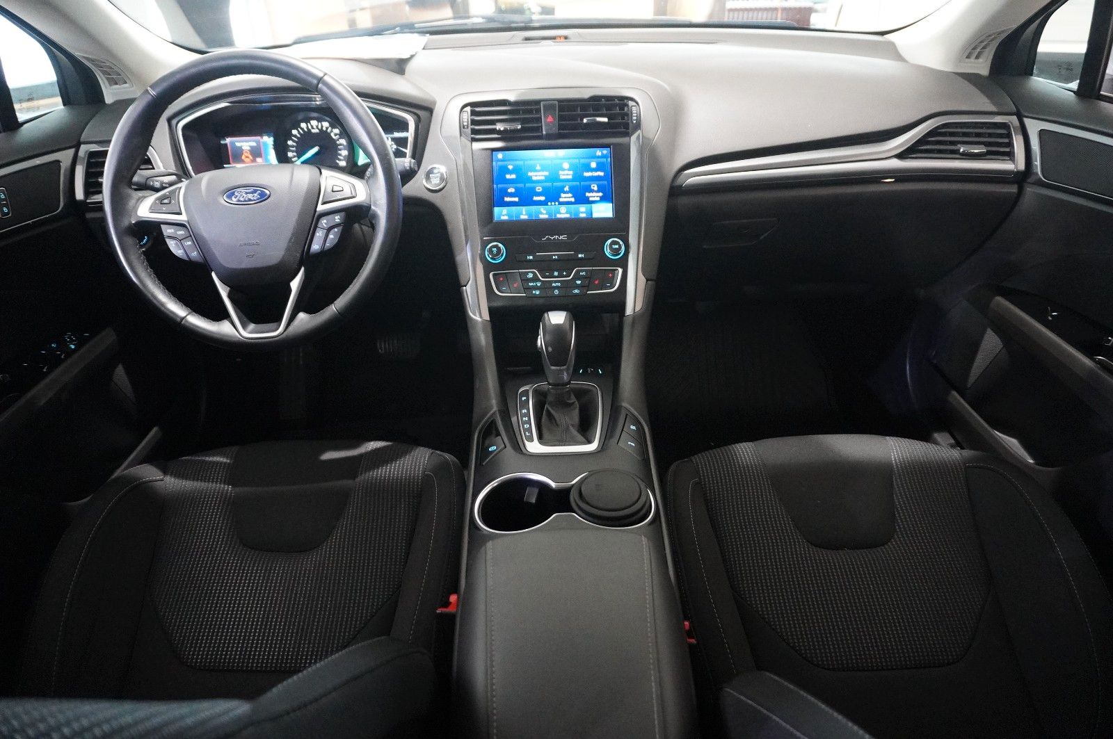 Fahrzeugabbildung Ford Mondeo Turnier 2.0 TITANIUM NAVI/LED/SPORT/DAB+