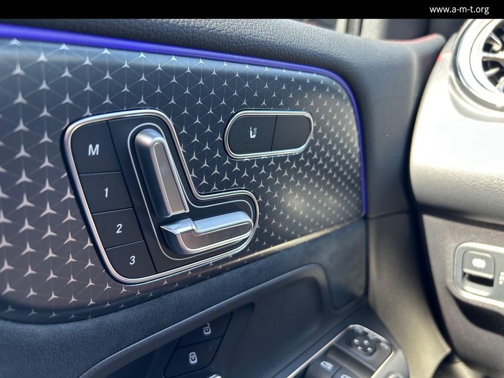 MERCEDES-BENZ EQB 350 4M AMG Prem.*AHK*Pano*FAP*Distronic*360°